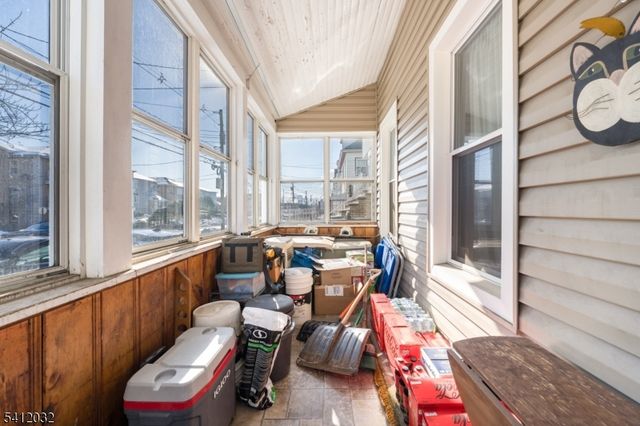 529 Maple Ave, Elizabeth City, NJ 07202