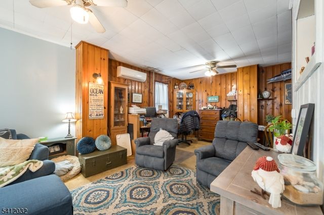 529 Maple Ave, Elizabeth City, NJ 07202