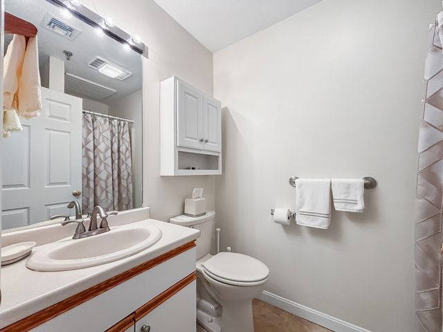 13 Dallas Dr 210, Dracut, MA 01826