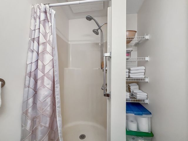 13 Dallas Dr 210, Dracut, MA 01826