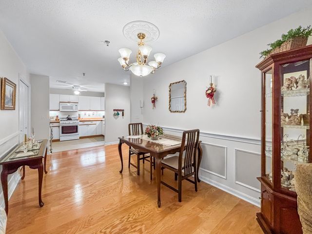 13 Dallas Dr 210, Dracut, MA 01826