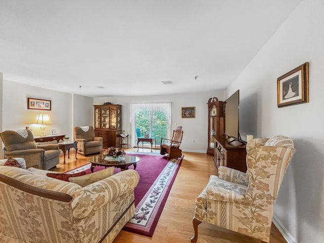 13 Dallas Dr 210, Dracut, MA 01826