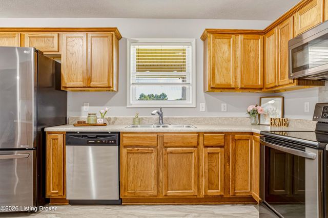 722 Cameron Ridge Rd, Shepherdsville, KY 40165