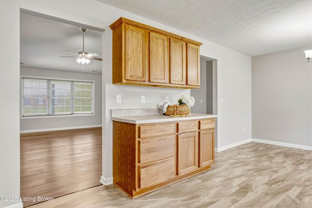 722 Cameron Ridge Rd, Shepherdsville, KY 40165