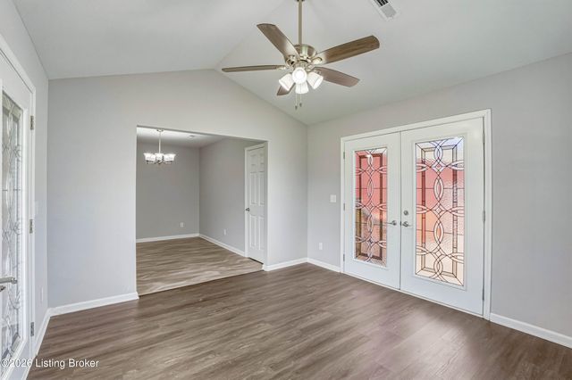 722 Cameron Ridge Rd, Shepherdsville, KY 40165