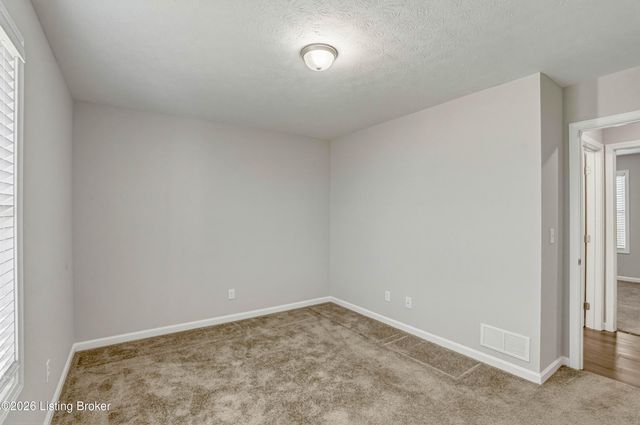 722 Cameron Ridge Rd, Shepherdsville, KY 40165