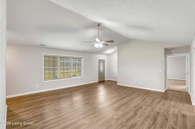 722 Cameron Ridge Rd, Shepherdsville, KY 40165