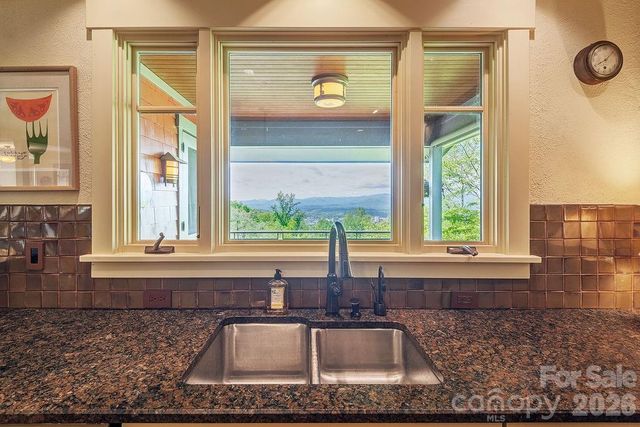 24 Westhaven Drive, Asheville, NC 28804