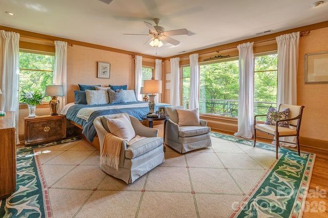 24 Westhaven Drive, Asheville, NC 28804