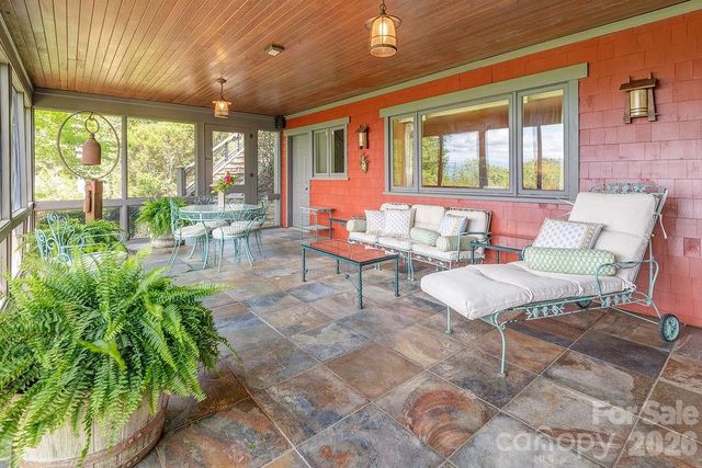 24 Westhaven Drive, Asheville, NC 28804