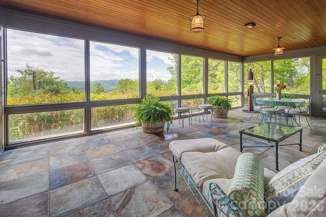 24 Westhaven Drive, Asheville, NC 28804