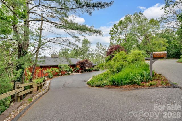 24 Westhaven Drive, Asheville, NC 28804