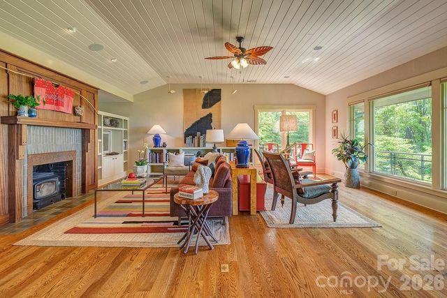 24 Westhaven Drive, Asheville, NC 28804
