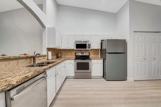 8591 Logia Circle, Boynton Beach, FL 33472