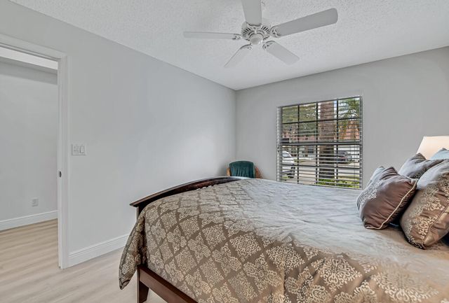 8591 Logia Circle, Boynton Beach, FL 33472