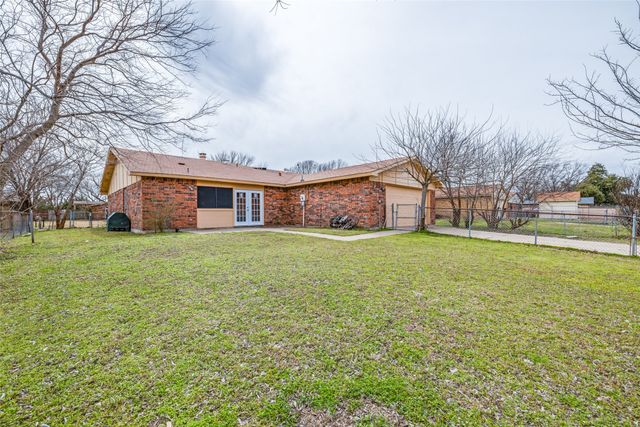 1906 Stockton Trail, Grand Prairie, TX 75052