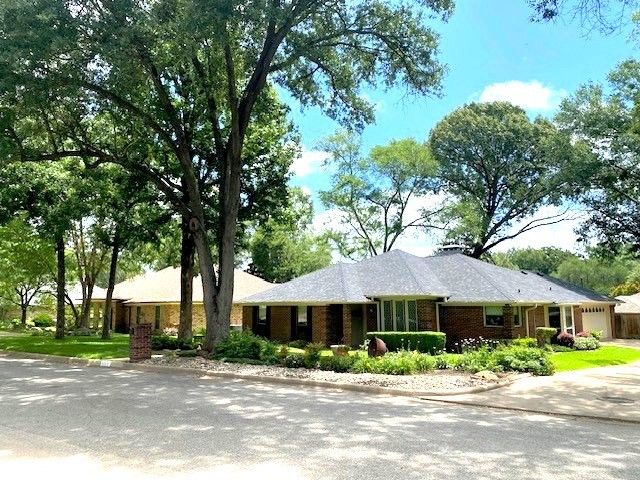 1117 Hillside Drive, Athens, TX 75751