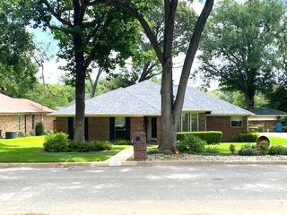 1117 Hillside Drive, Athens, TX 75751