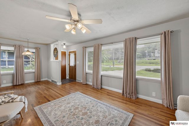 1327 Main Street, Bellevue, NE 68005