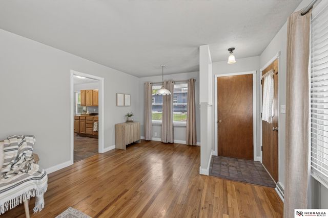 1327 Main Street, Bellevue, NE 68005
