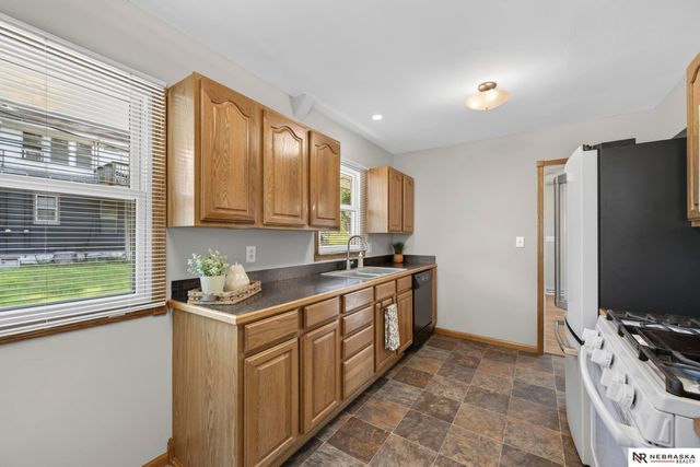 1327 Main Street, Bellevue, NE 68005
