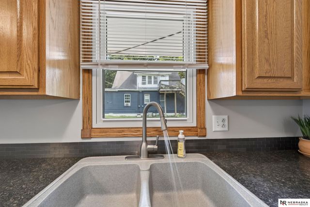 1327 Main Street, Bellevue, NE 68005