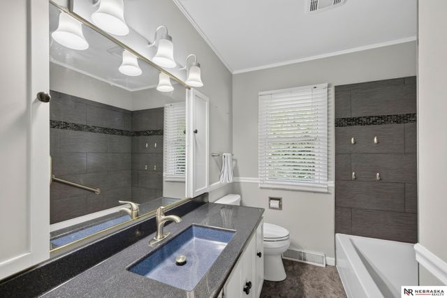 1327 Main Street, Bellevue, NE 68005