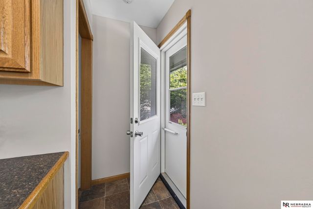 1327 Main Street, Bellevue, NE 68005