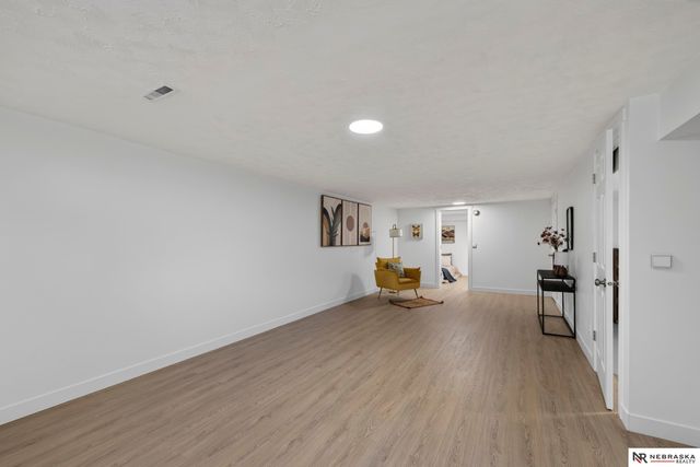 1327 Main Street, Bellevue, NE 68005