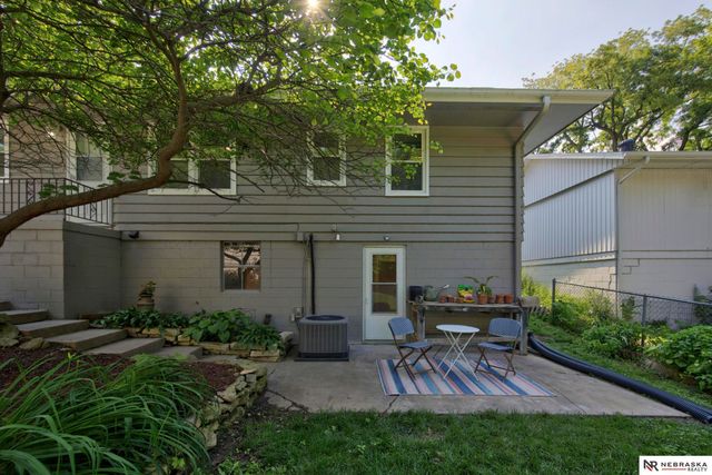 1327 Main Street, Bellevue, NE 68005