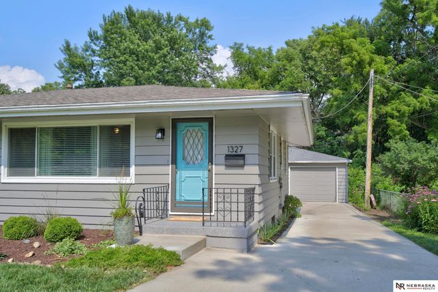 1327 Main Street, Bellevue, NE 68005