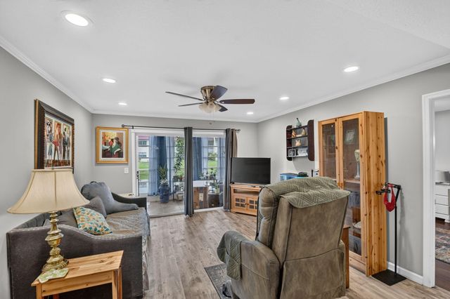 453 Lake Frances Drive, West Palm Beach, FL 33411