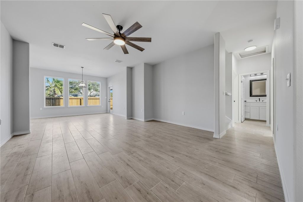 710 Mereet Dr, Corpus Christi, TX 78418 — photo 4