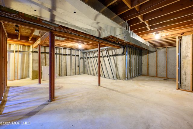 1663 Copperfield Lane, Toms River, NJ 08755