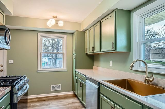 6300X Quebec Avenue N, Brooklyn Park, MN 55428