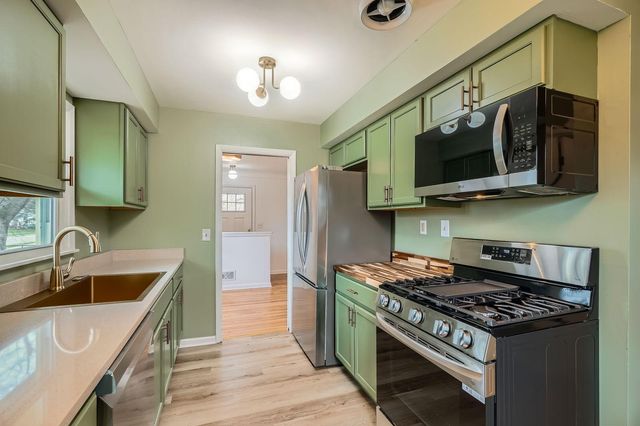 6300X Quebec Avenue N, Brooklyn Park, MN 55428