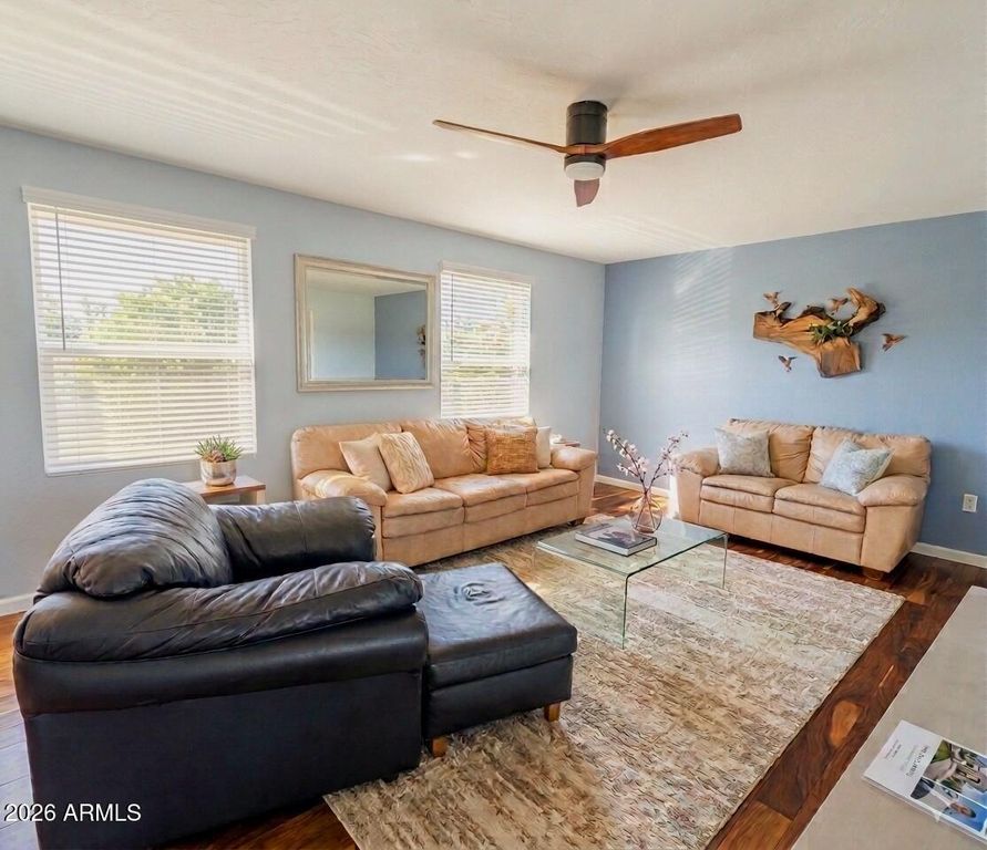Image 18 of property listing at 10914 W CAMPANA Drive, Sun City, AZ 85351