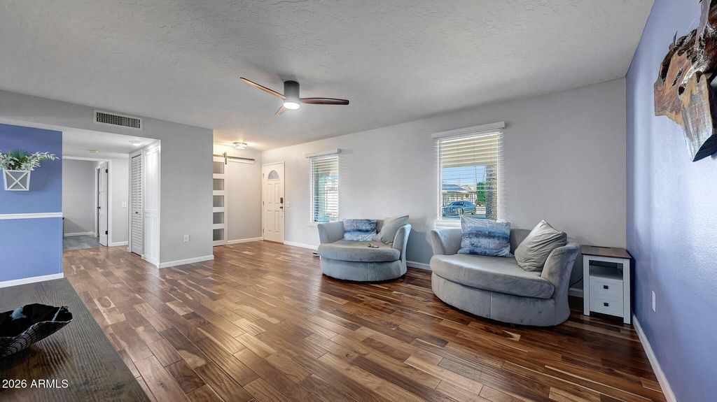 Image 22 of property listing at 10914 W CAMPANA Drive, Sun City, AZ 85351