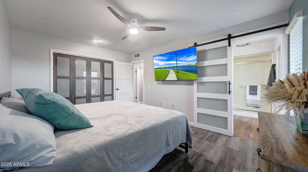 Image 30 of property listing at 10914 W CAMPANA Drive, Sun City, AZ 85351