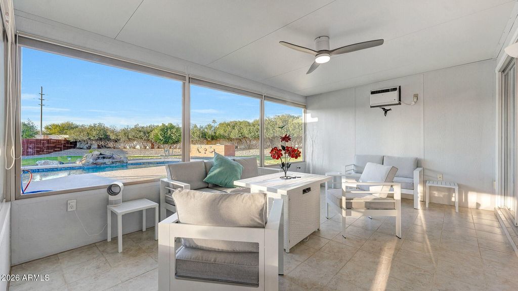 Image 36 of property listing at 10914 W CAMPANA Drive, Sun City, AZ 85351