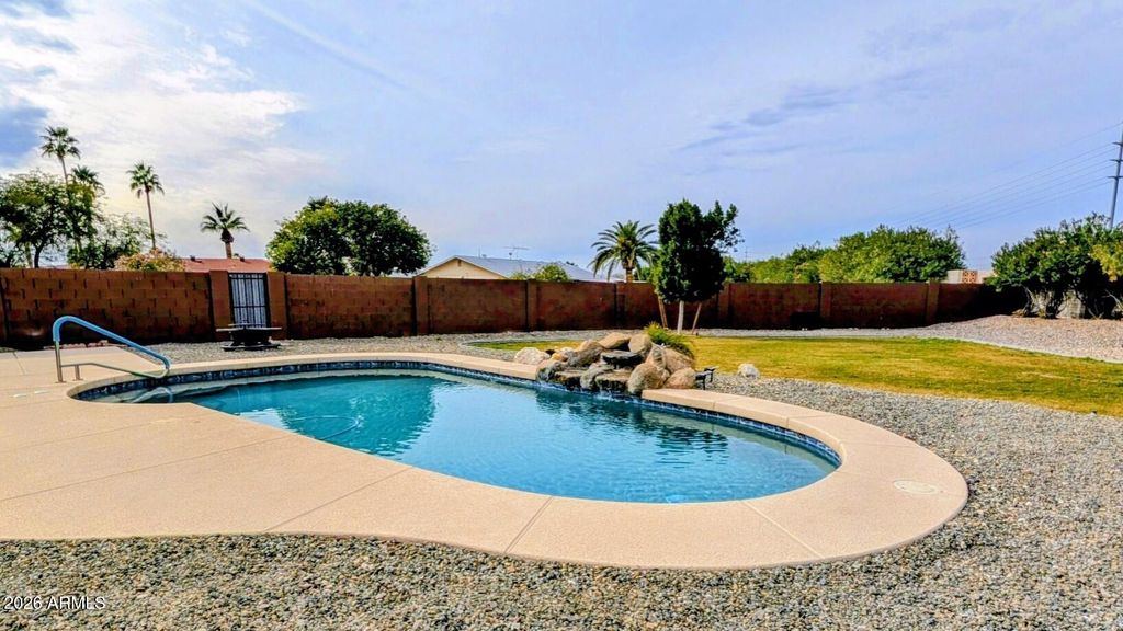 Image 45 of property listing at 10914 W CAMPANA Drive, Sun City, AZ 85351