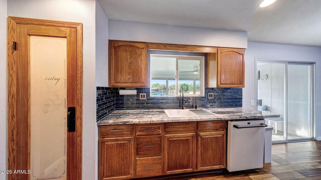 Image 5 of property listing at 10914 W CAMPANA Drive, Sun City, AZ 85351