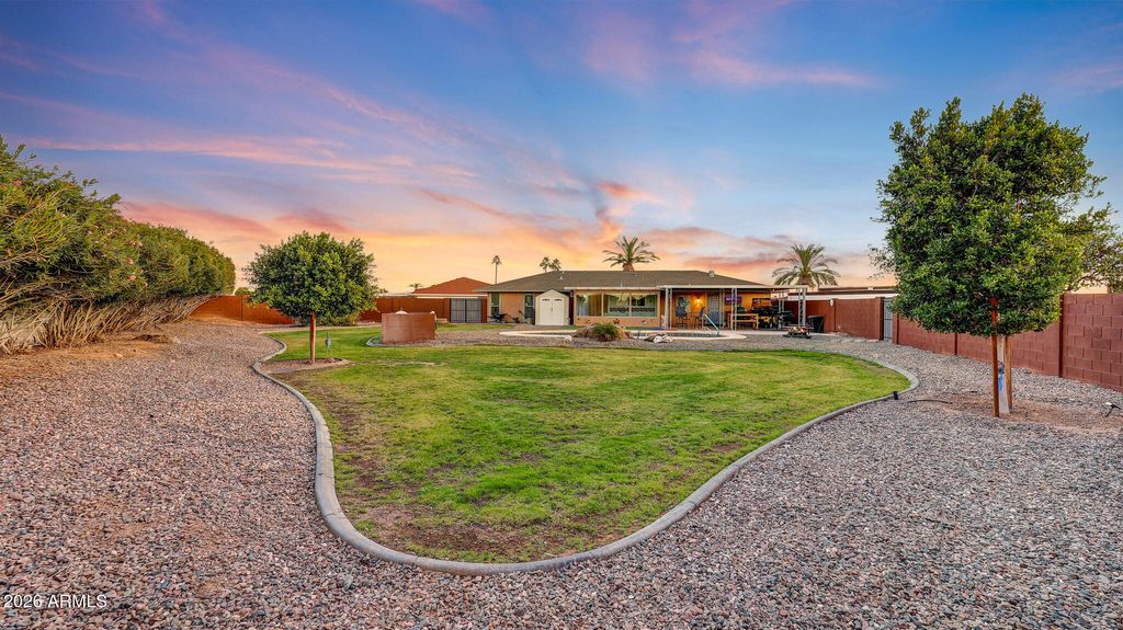 Image 52 of property listing at 10914 W CAMPANA Drive, Sun City, AZ 85351