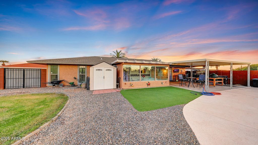 Image 54 of property listing at 10914 W CAMPANA Drive, Sun City, AZ 85351