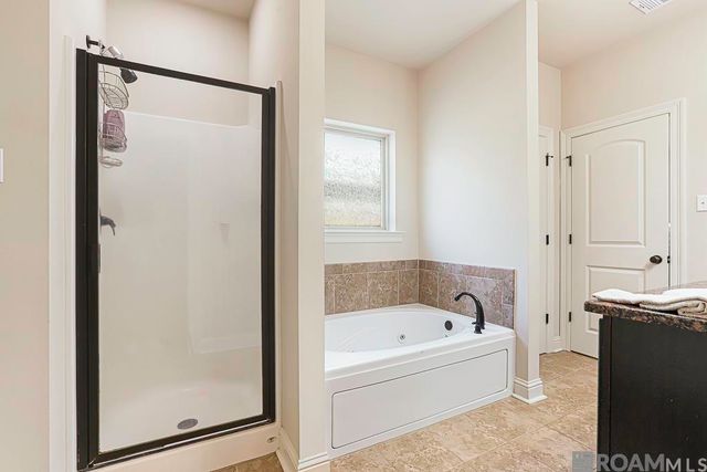 9311 Falling Oak Dr, Baton Rouge, LA 70817