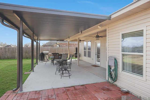 9311 Falling Oak Dr, Baton Rouge, LA 70817