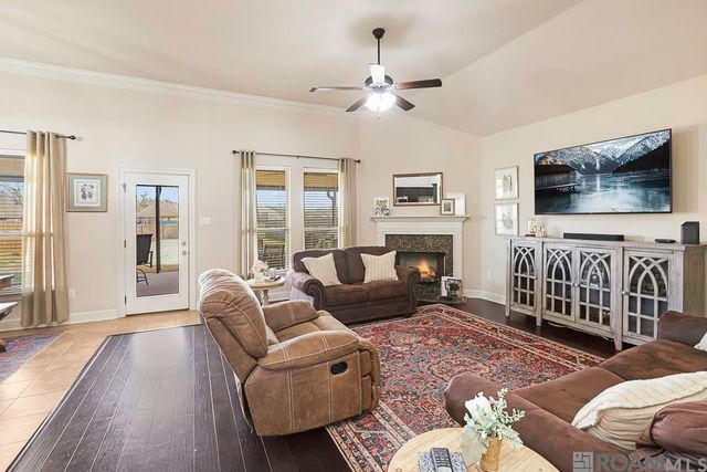 9311 Falling Oak Dr, Baton Rouge, LA 70817