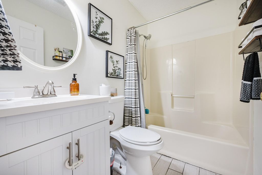 Image 25 of property listing at 1260 Lakefront Drive, Charleston, SC 29412