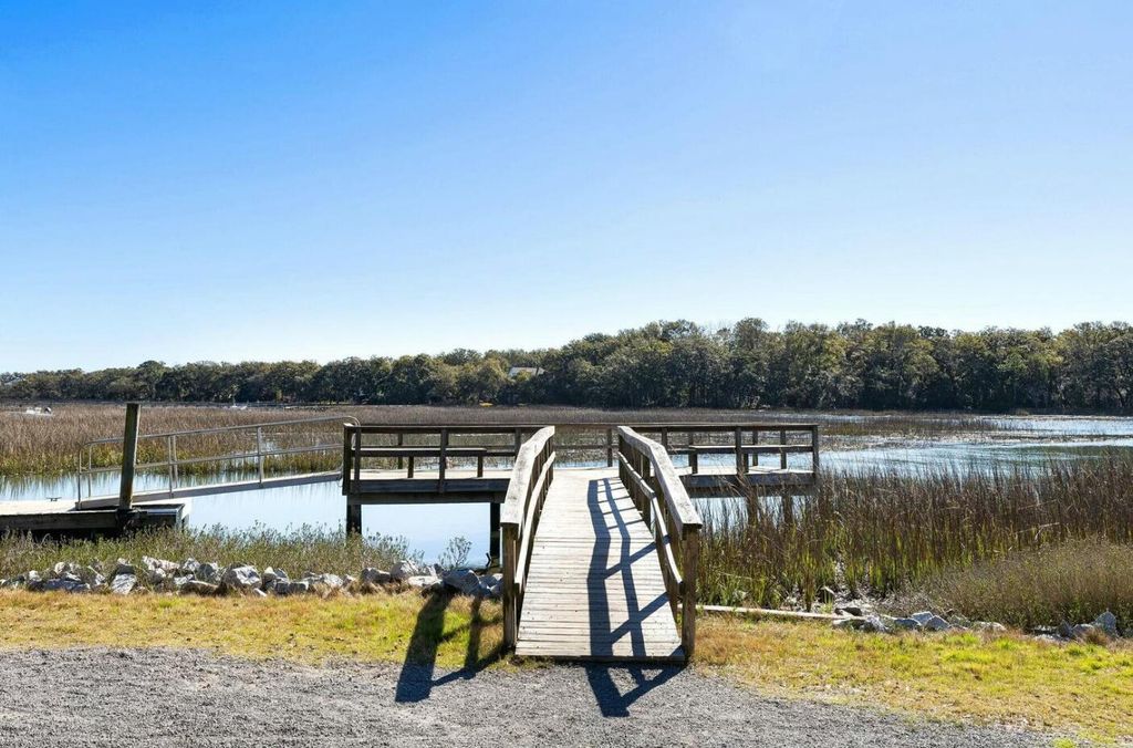 Image 34 of property listing at 1260 Lakefront Drive, Charleston, SC 29412