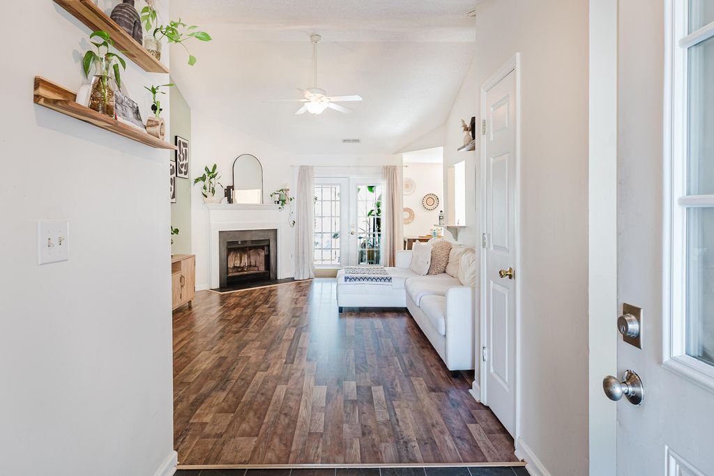 Image 5 of property listing at 1260 Lakefront Drive, Charleston, SC 29412